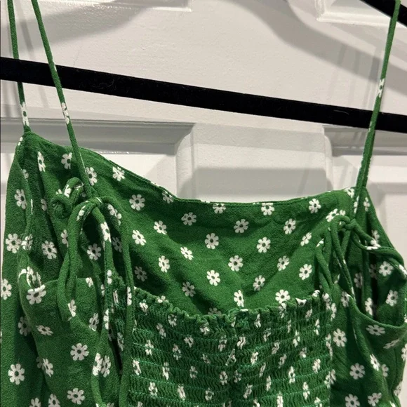Reformation Meyer Top Hannah print, green and white daisy floral pattern size 2 - Picture 5 of 8